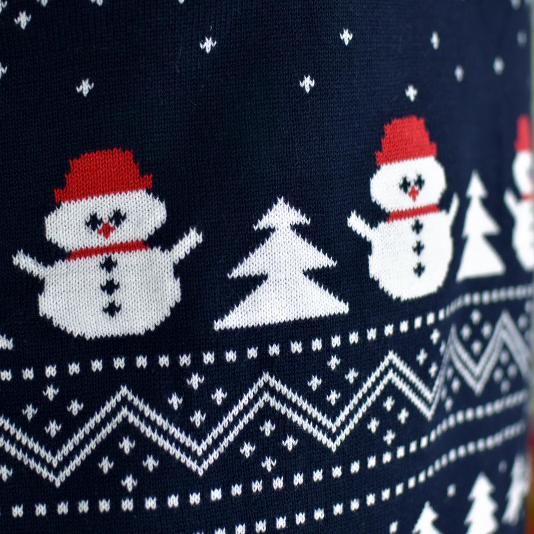 Rodzinny Sweter Świąteczny z Choinkami, Bałwankiem i ŚW Mikołajem Szczegół śnieg
