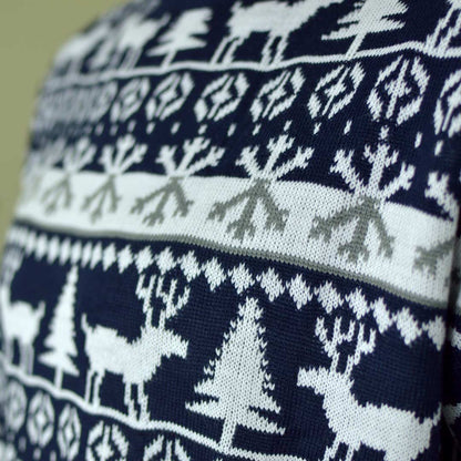 Rodzinny Sweter Świąteczny w Paski z Reniferami i Choinkami Szczegół 