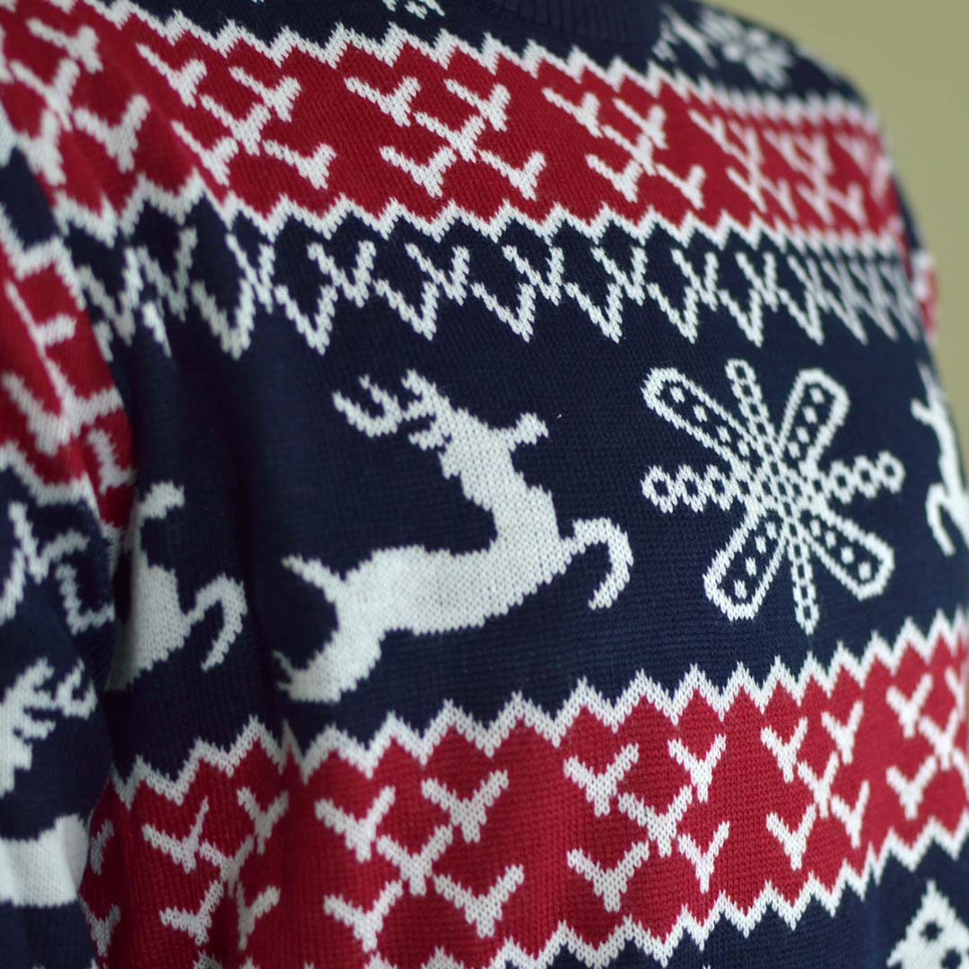 Rodzinny Sweter Świąteczny z Reniferami i Motywami Bożonarodzeniowymi Szczegół śnieg